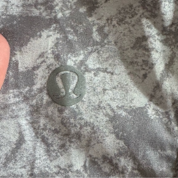 Lululemon Run Times Short II 4” Washed Marble Alpine White/Silverscreen– Size 6 - Picture 11 of 15